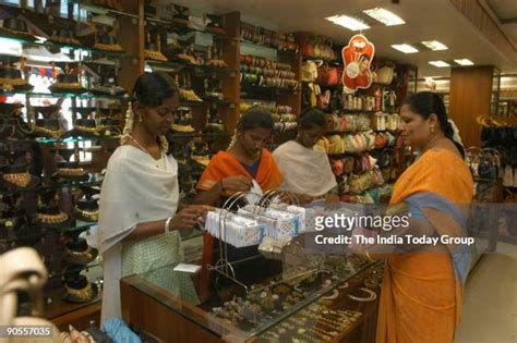 112 ADYAR (CHENNAI) Stock Photos & High.